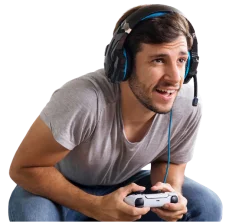 Homem com controle de videogame